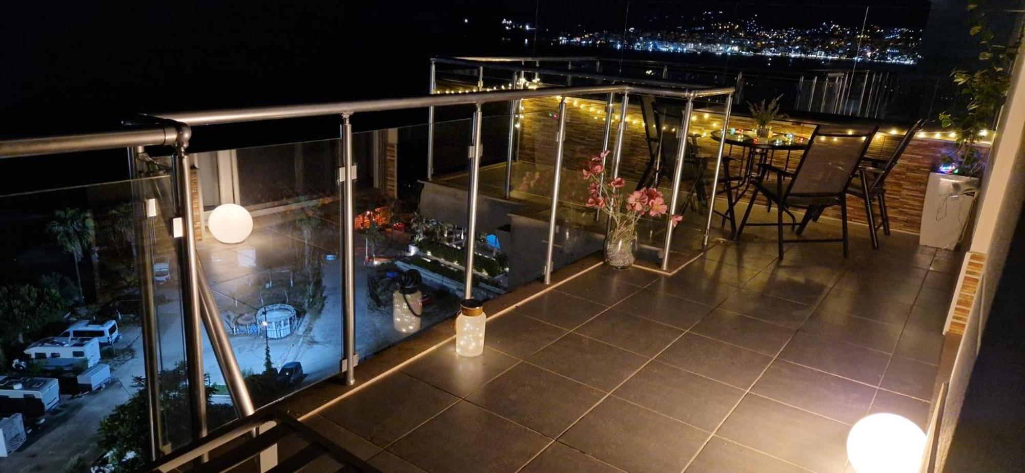 Апартаменты Sadet'S Penthouse Saranda Экстерьер фото
