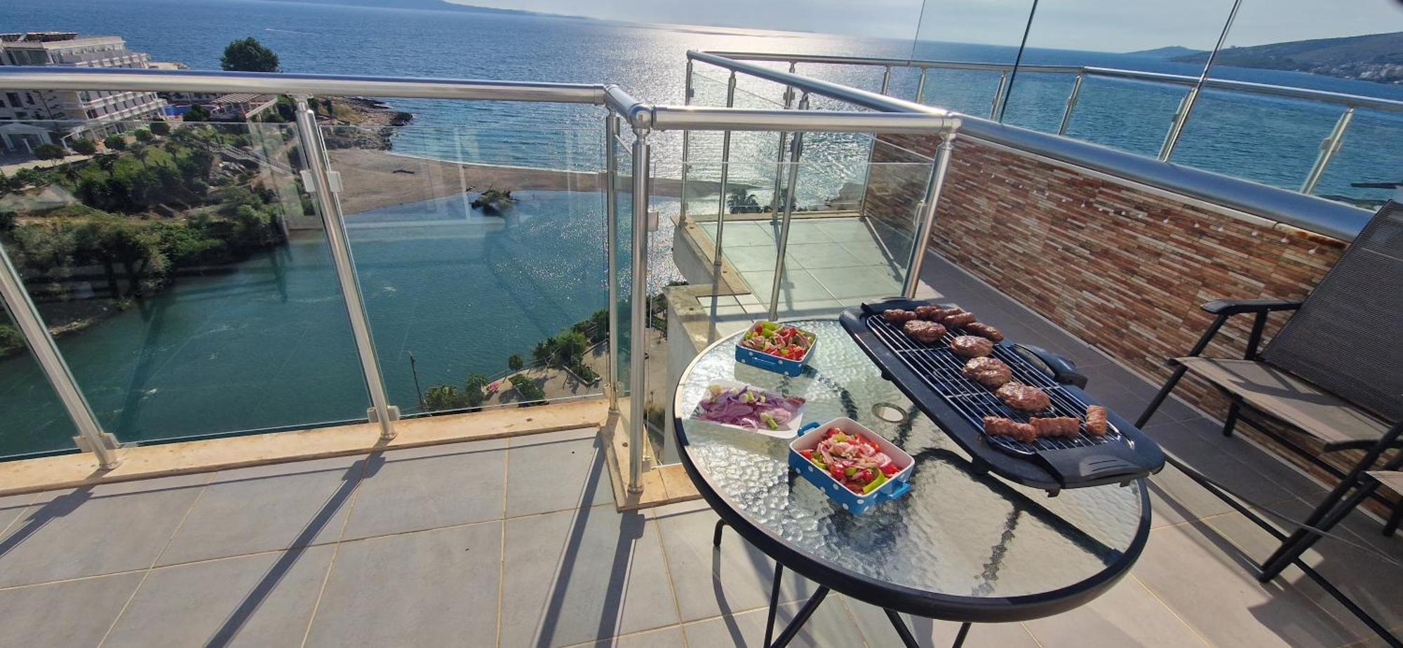 Апартаменты Sadet'S Penthouse Saranda Экстерьер фото